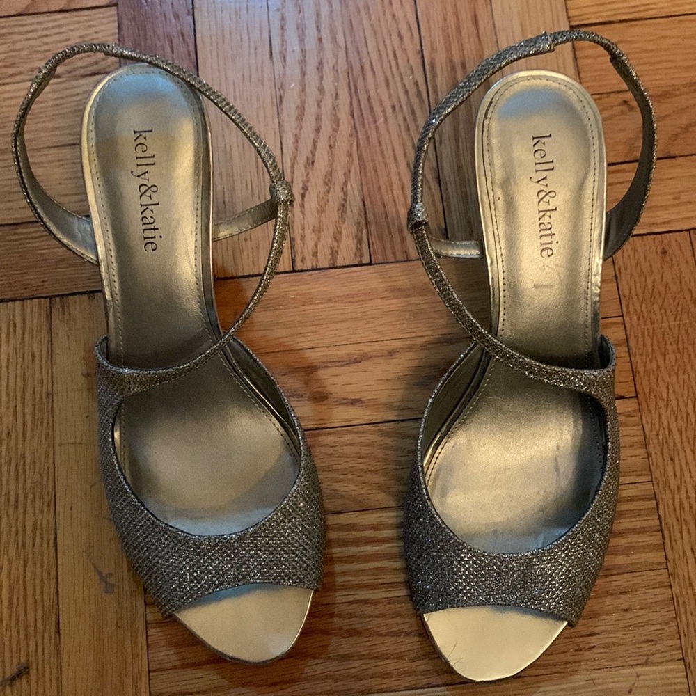 Kelly & Katie kitten pumps size 9.5